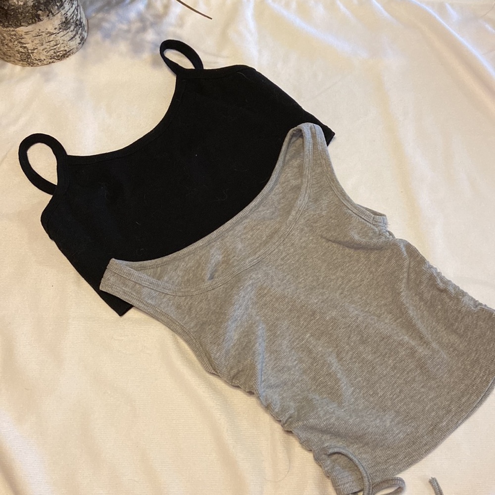 DEAL $$ Crop Tops XS 10 (TEN)Crop Tops DEAL $$ - Picture 3 of 12
